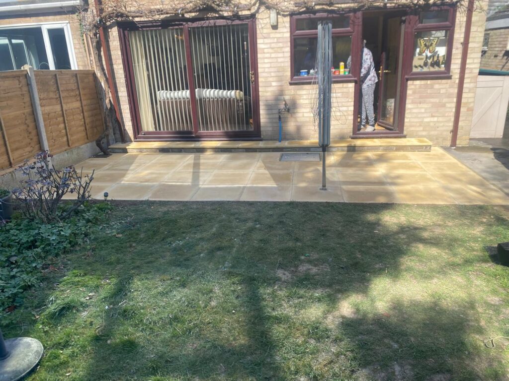 garden patio ingatestone